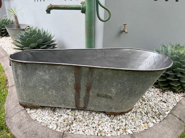 Vintage 1940s  Galvanized Bath Tub #7149. *Byron - Call for info*