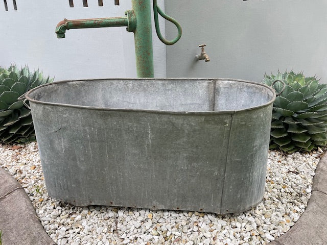 Vintage 1940s  Galvanized Bath Tub #7150. *Byron - Call for info*