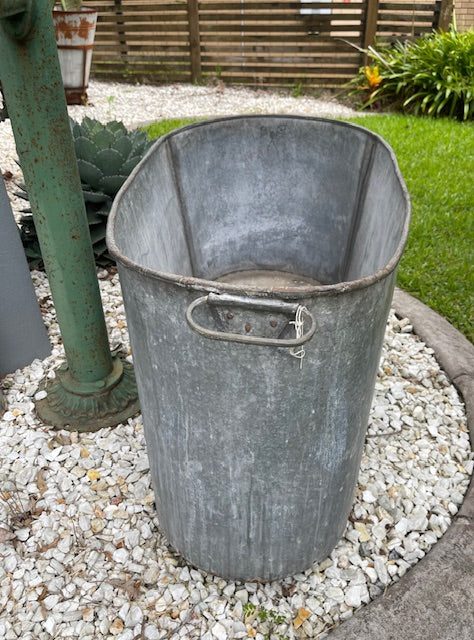 Vintage 1940s  Galvanized Bath Tub #7150. *Byron - Call for info*