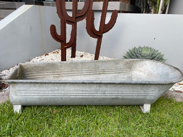 Vintage 1940s  Galvanized Bath Tub #7151. *Byron - Call for info*