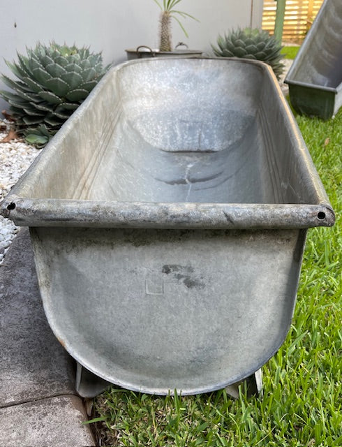 Vintage 1940s  Galvanized Bath Tub #7151. *Byron - Call for info*