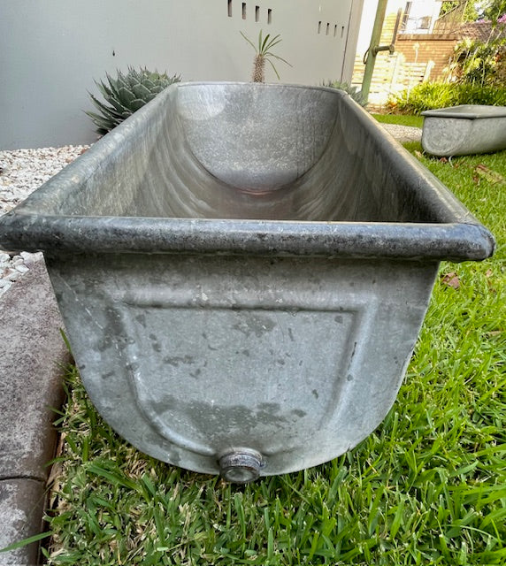 Vintage 1940s  Galvanized Bath Tub #7152  *Byron - Call for info*