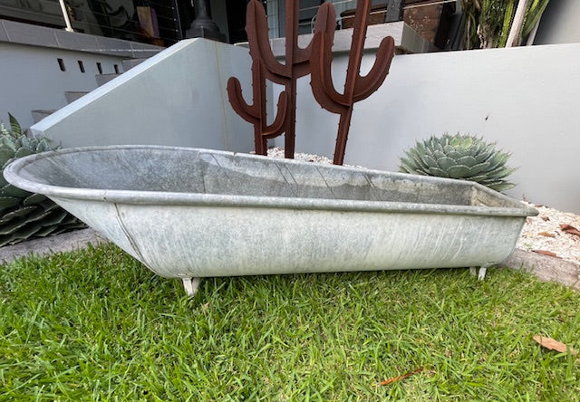 Vintage 1940s  Galvanized Bath Tub #7152  *Byron - Call for info*