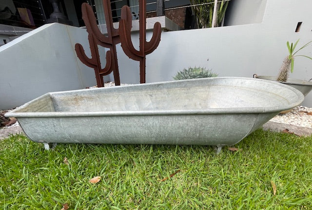 Vintage 1940s  Galvanized Bath Tub #7153  *Byron - Call for info*