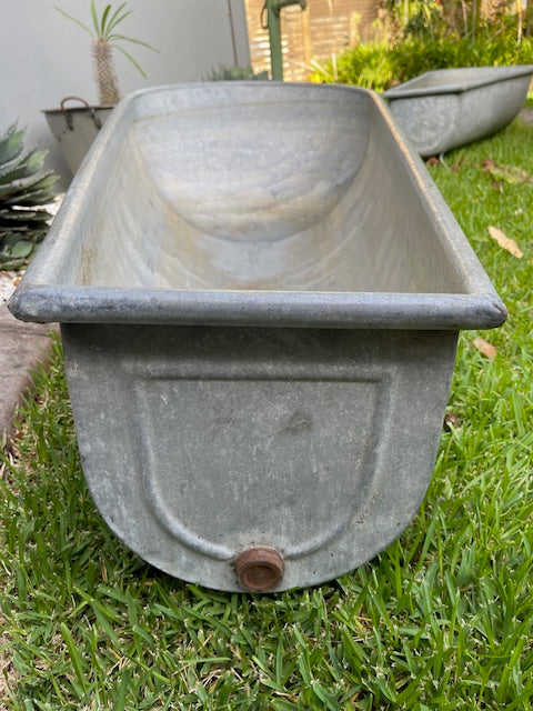 Vintage 1940s  Galvanized Bath Tub #7153  *Byron - Call for info*