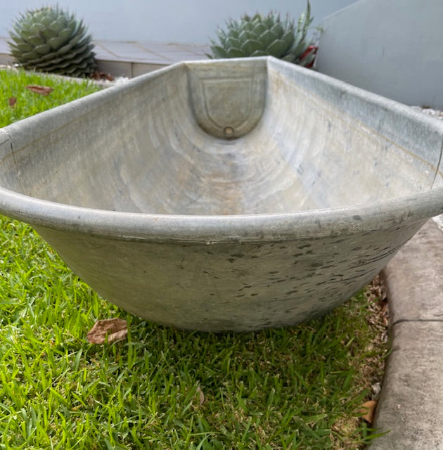 Vintage 1940s  Galvanized Bath Tub #7153  *Byron - Call for info*