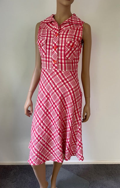 1970s  Dress #B114