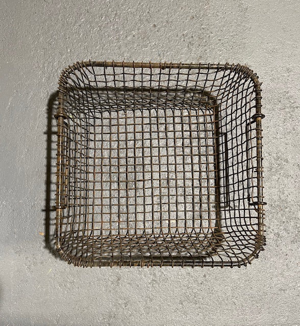 Vintage Wire  Basket #6324 Byron