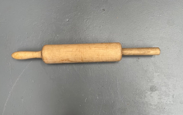 Vintage European  Wooden Rolling Pin #5989  Byron