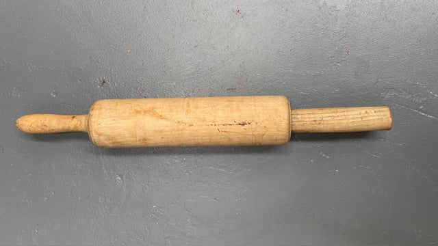 Vintage European  Wooden Rolling Pin #5989  Byron