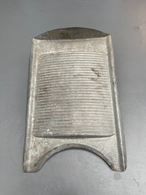 Vintage Metal Wash Board  #5981  Byron
