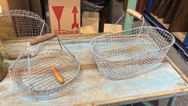 Vintage Mesh  Egg Basket with Handle    #N4.  *Read Info*. Next Container -June