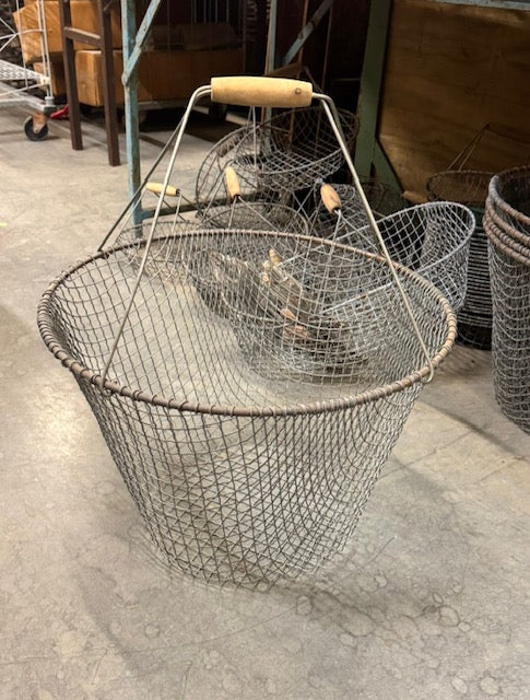 Vintage Mesh Basket with Handle    #N3.  *Read Info*. Next Container -June