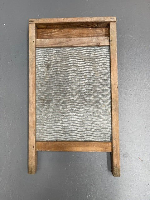 Vintage Wash Board  #5983  Byron