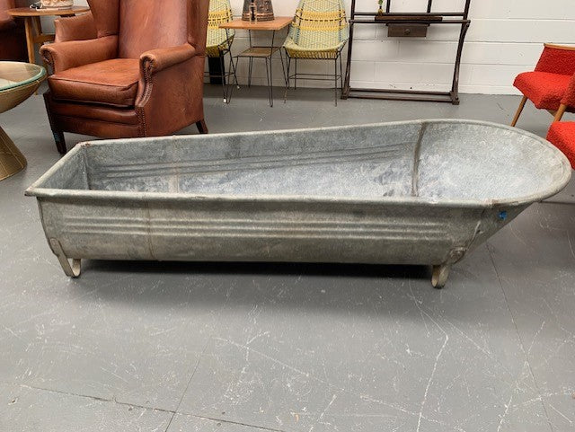 Vintage 1940s  Galvanized Bath Tub #5691  Byron