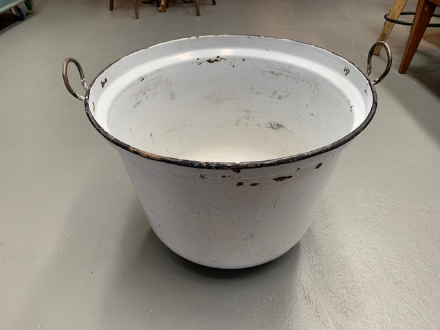 Vintage European Enamel  Cauldrons #5698 Byron