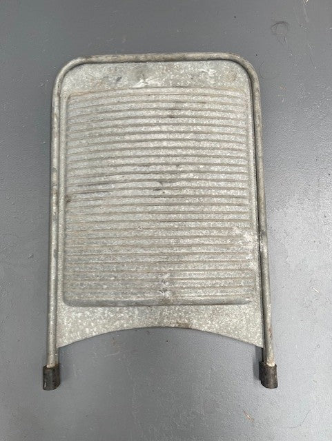 Vintage Metal Wash Board  #5980  Byron