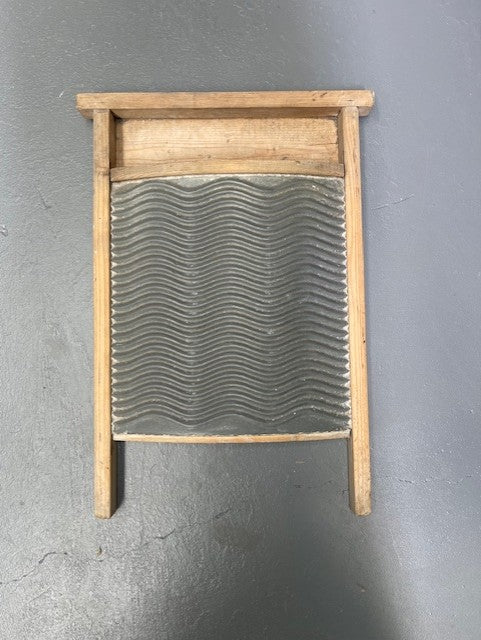 Vintage Wash Board  #6269  Byron