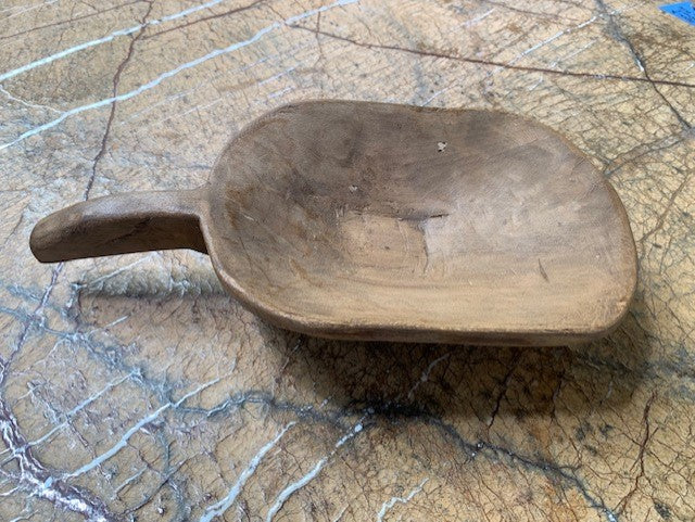 Vintage Handcarved  Wooden  Grain Scoop  #56450 Byron