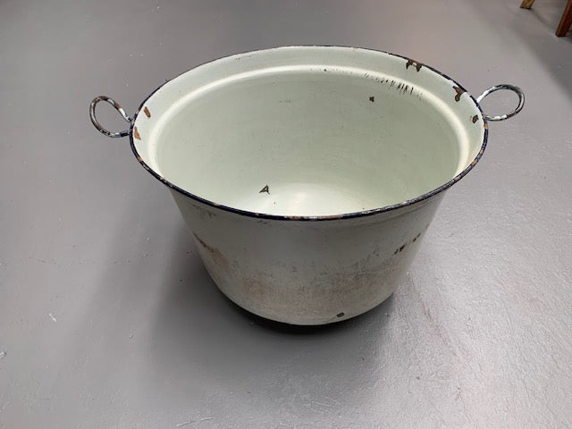 Vintage European Enamel  Cauldrons #5699 Byron