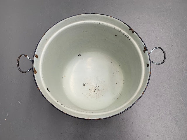 Vintage European Enamel  Cauldrons #5699 Byron