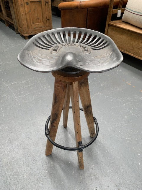Cast-Iron Tractor Seat with Wooden Legs Stool  # 5555  Byron