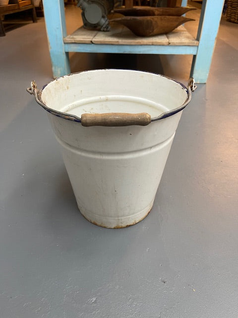Vintage Hungarian  Enamel Water Bucket  #5994 Byron