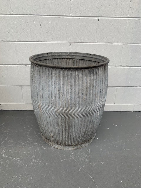 Vintage  English Galvanized Dolly  Tub #5546  Byron