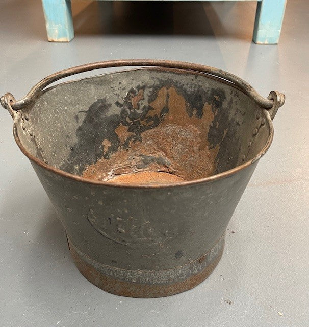 Metal Bucket    #6001  Byron