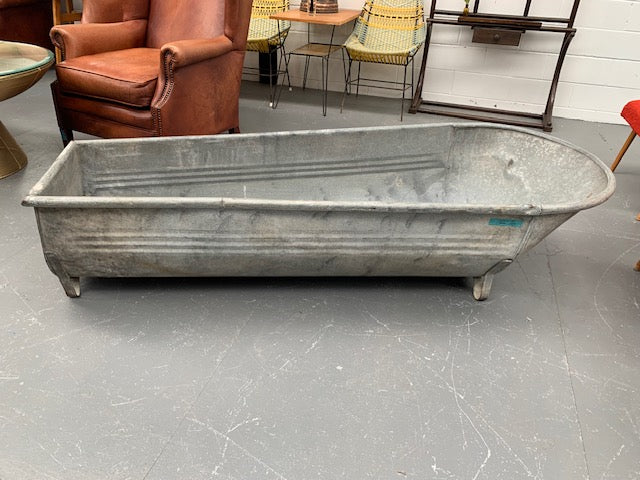 Vintage 1940s  Galvanized Bath Tub #5690  Byron