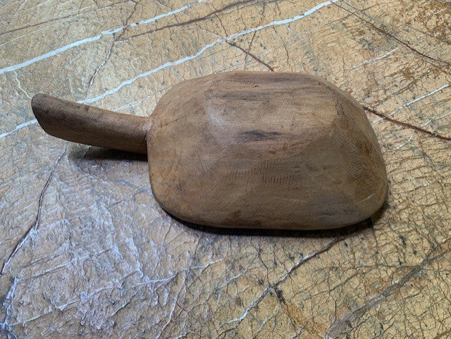 Vintage Handcarved  Wooden  Grain Scoop  #5647  Byron