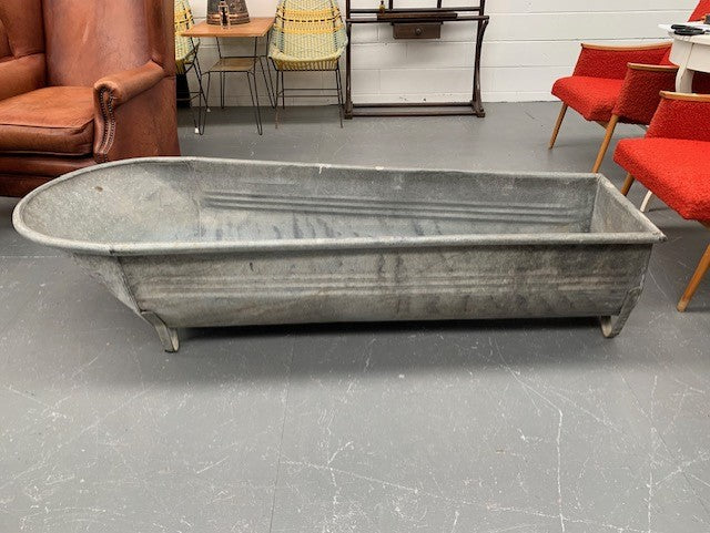 Vintage 1940s  Galvanized Bath Tub #5690  Byron