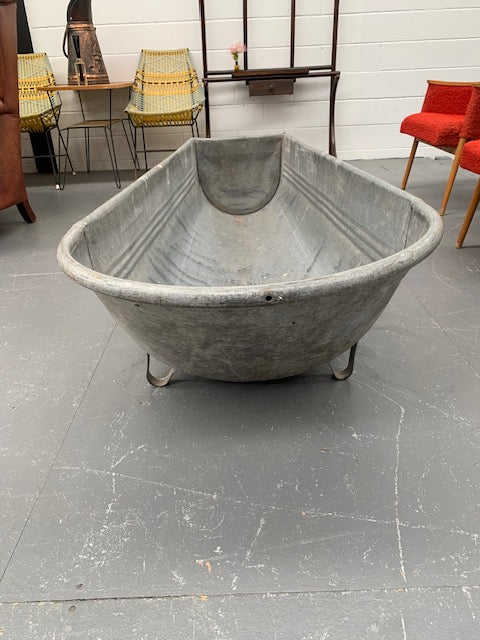 Vintage 1940s  Galvanized Bath Tub #5690  Byron