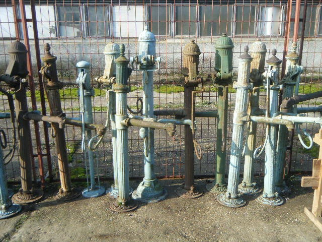 Vintage industrial European garden water pump #1762