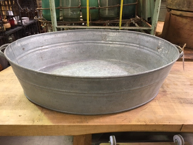 Vintage industrial 40s galvanized wash tub #1665