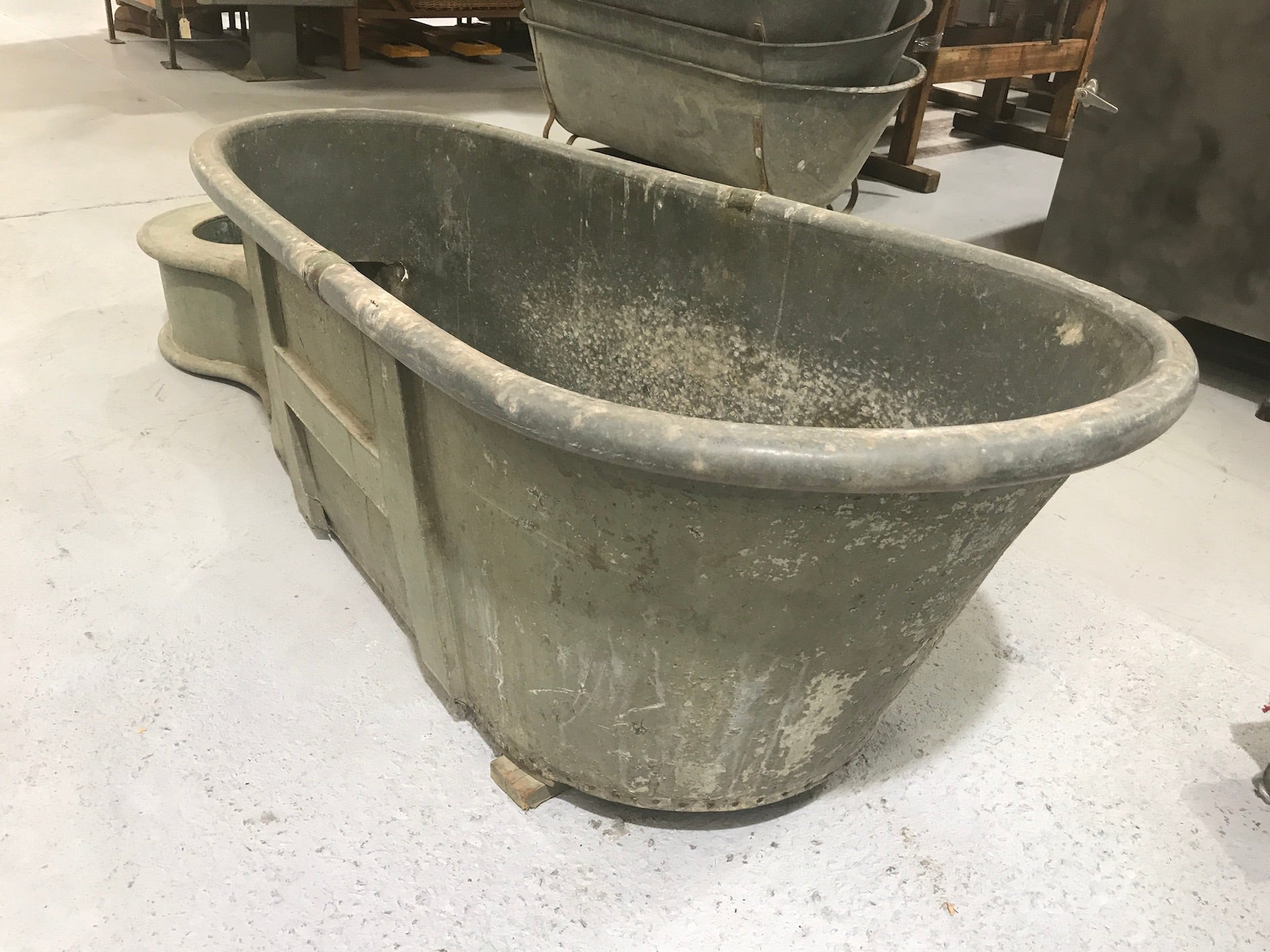 Vintage industrial French galvanized bath tub #1735