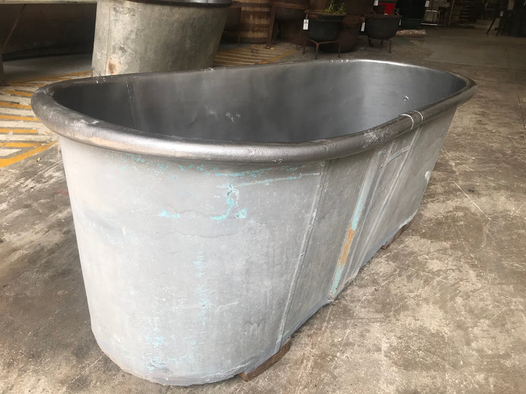 Vintage 1940s  Galvanized Bath Tub #2647 Garden Use