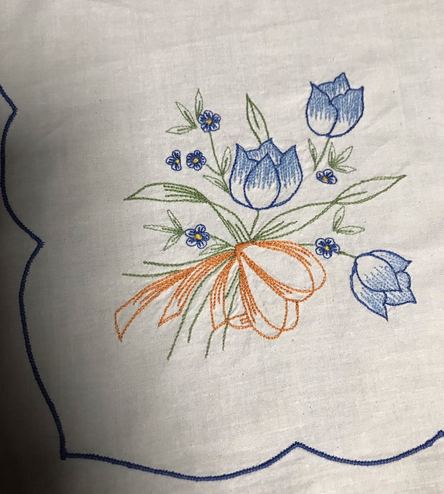 Vintage  Embroidered Table Cloth  #TB13  FREE AUS POSTAGE