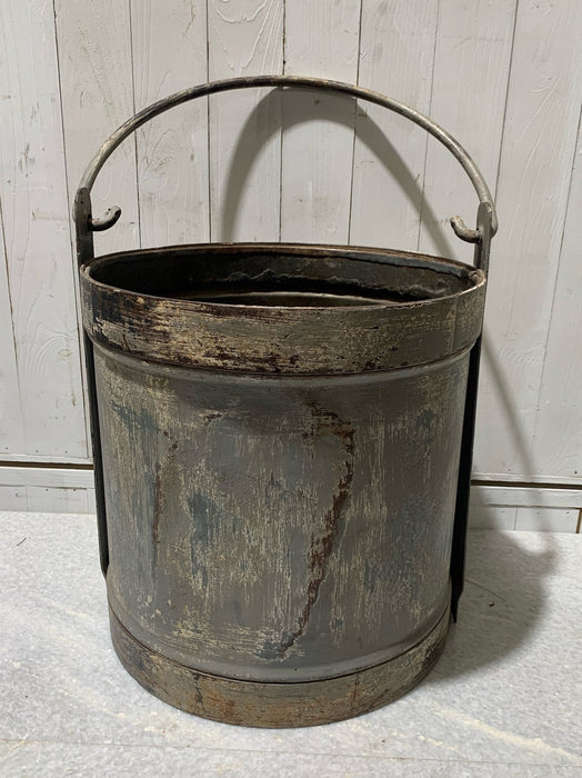 Metal Bucket    #4794