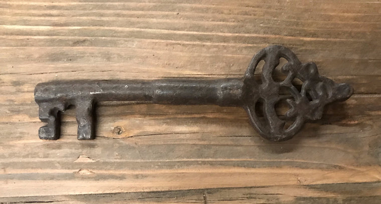 Vintage Metal Key  #3888a