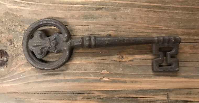 Vintage Metal Key  #3888d