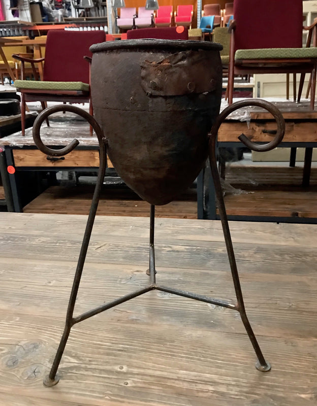 Vintage Metal Plant Planter  #3889a Byron