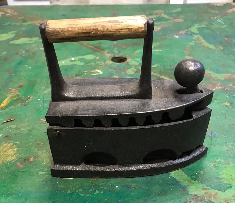 Vintage  Cast- Iron Iron  #3921e