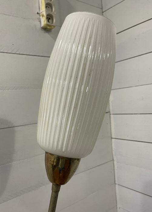 Mid Century   Floor  Lamp  #3840  Byron