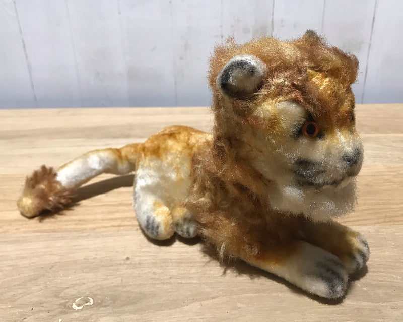 Vintage German Steiff Lion  #s16