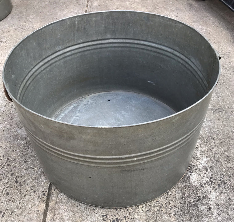 Large Vintage  European Metal Tub # 4233 Byron