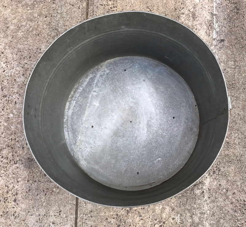 Large Vintage  European Metal Tub # 4233 Byron