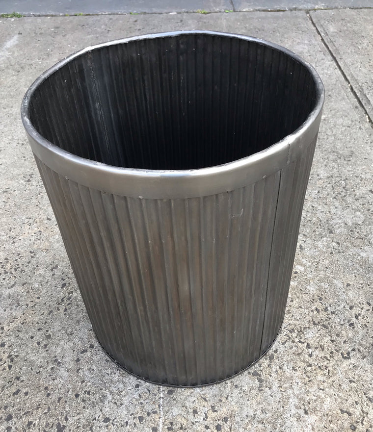 Vintage  European Round Metal Tub # 4236 Byron