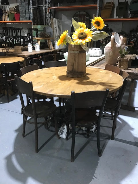 Vintage European Farmhou Table 140 cm in Diameter #3247 Byron