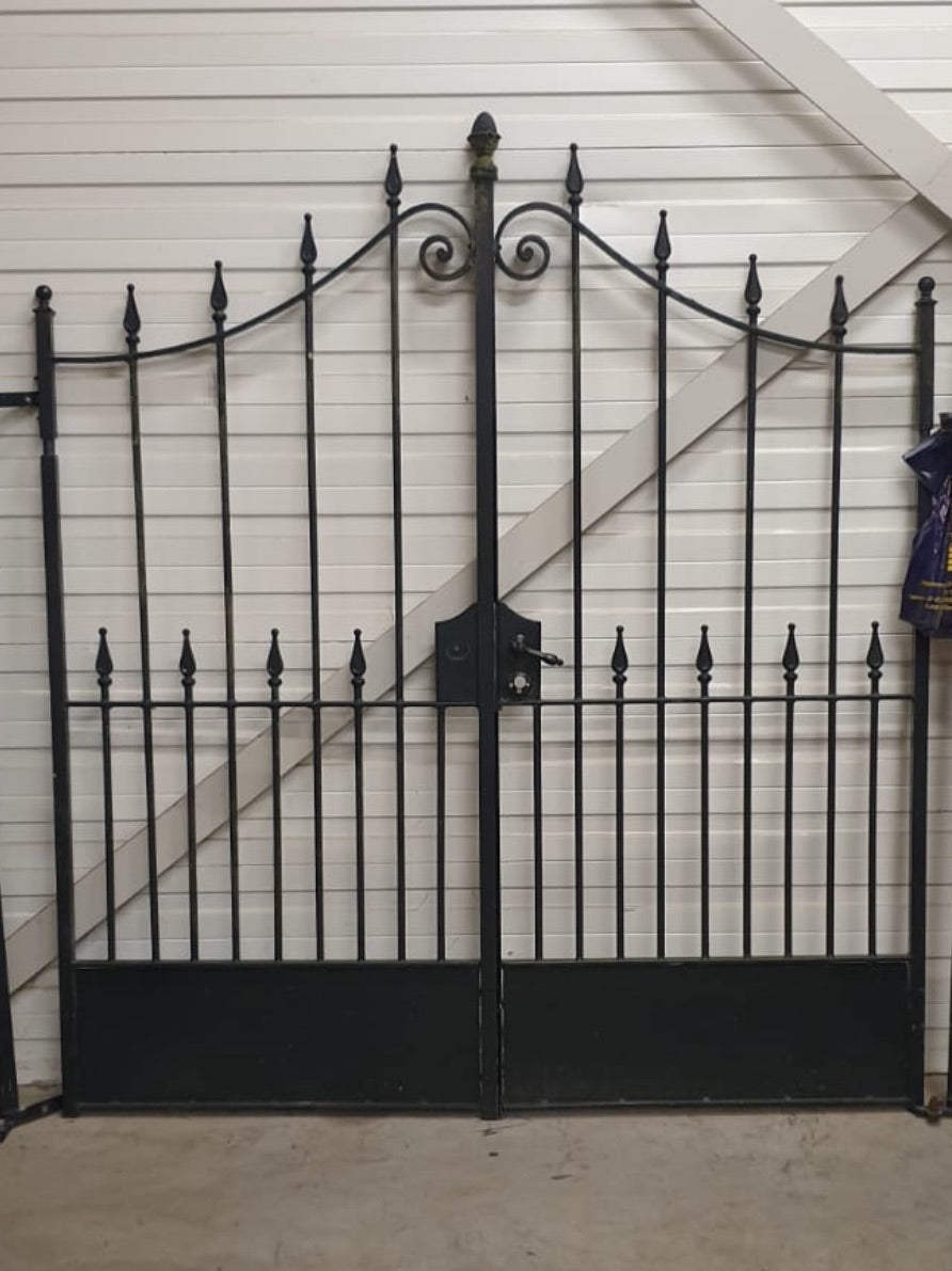 Vintage Dutch  Wrought Iron Driveway Gates  #B3316 Byron warehouse